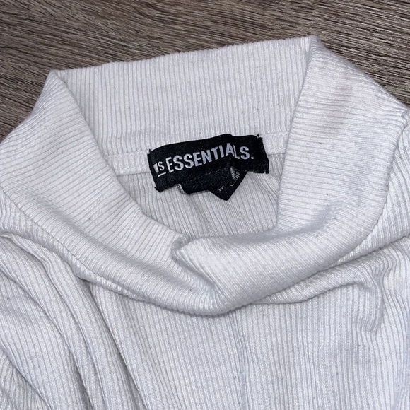 medium essentials turtleneck - Picture 2 of 2